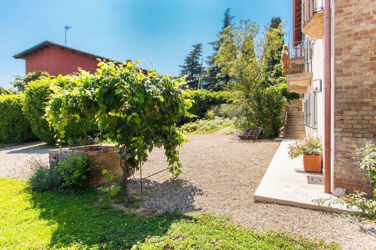 Appartamenti Presso Cascina La Melagrana Костильоле-д'Астри Экстерьер фото