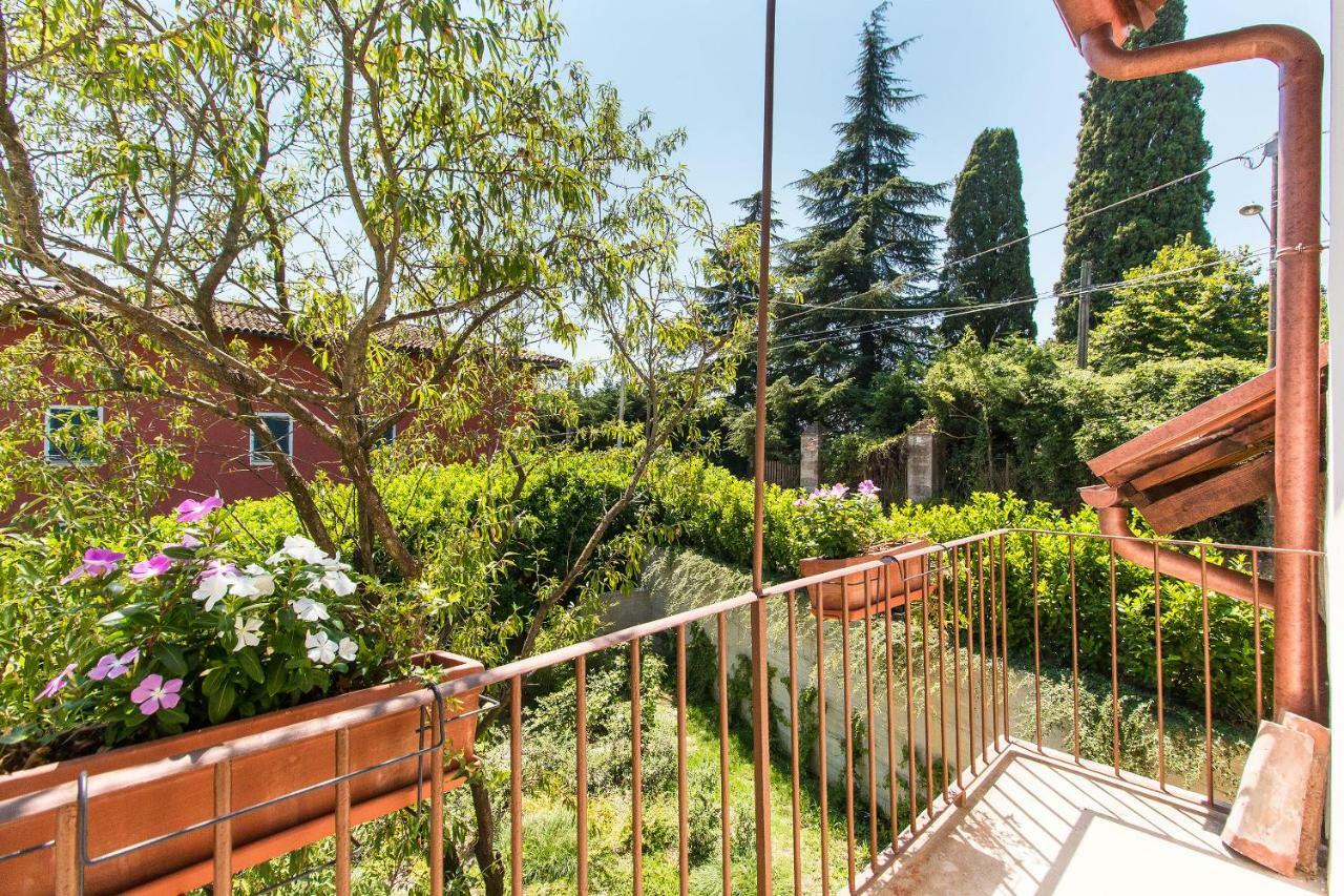 Appartamenti Presso Cascina La Melagrana Костильоле-д'Астри Экстерьер фото