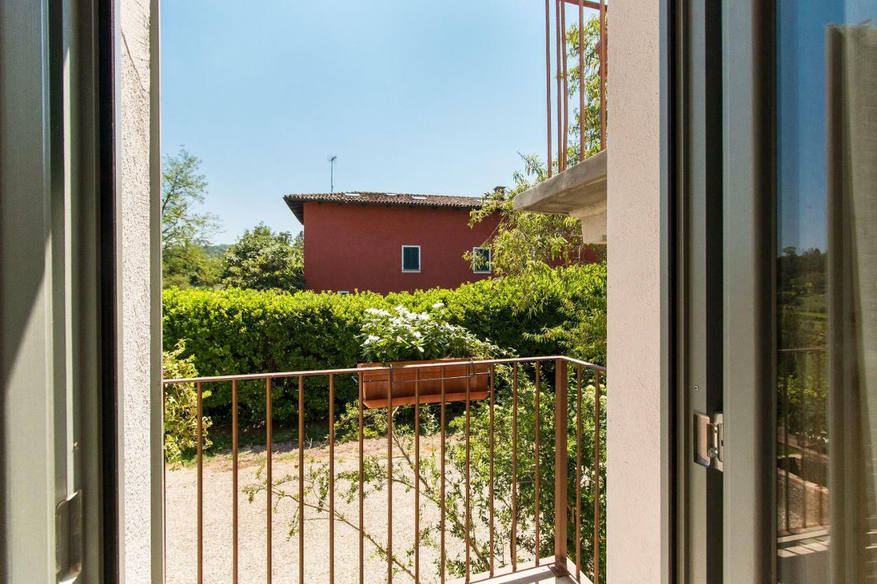 Appartamenti Presso Cascina La Melagrana Костильоле-д'Астри Экстерьер фото